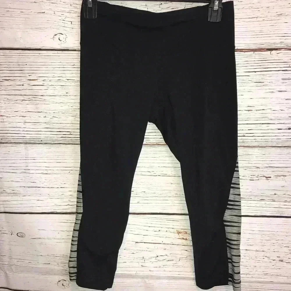 💕Athleta Woman Black Cropped Leggings Size XS